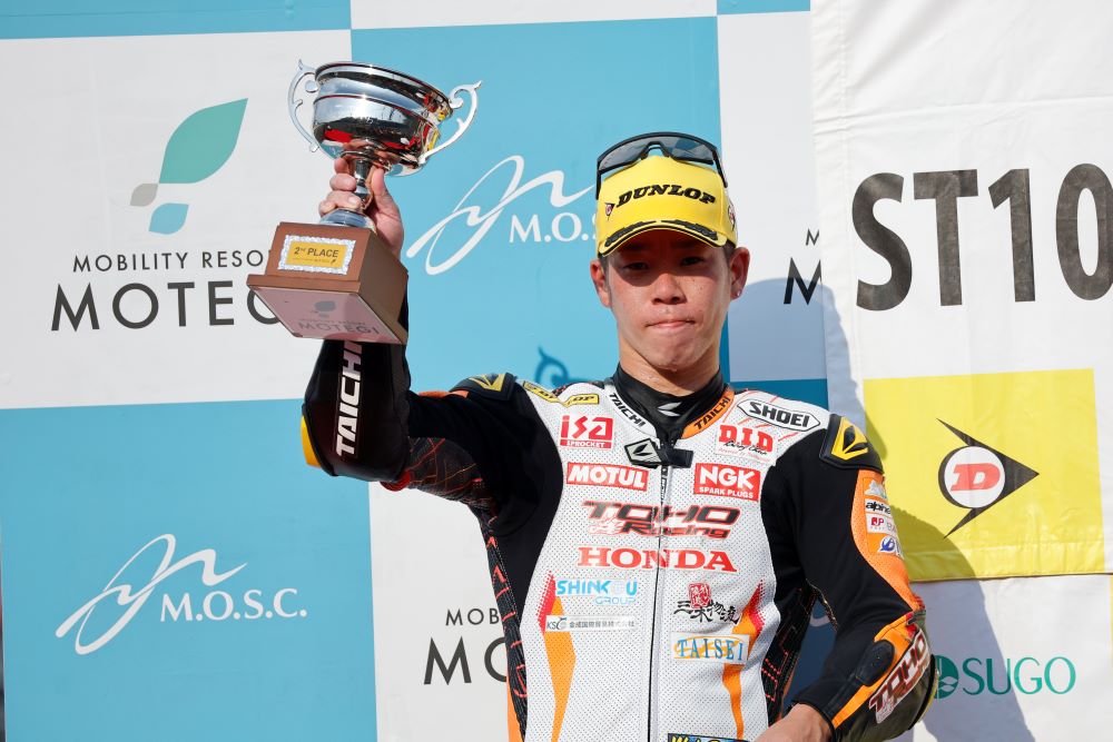  ST1000クラス第2戦、レース1で國峰啄磨が2位表彰台！